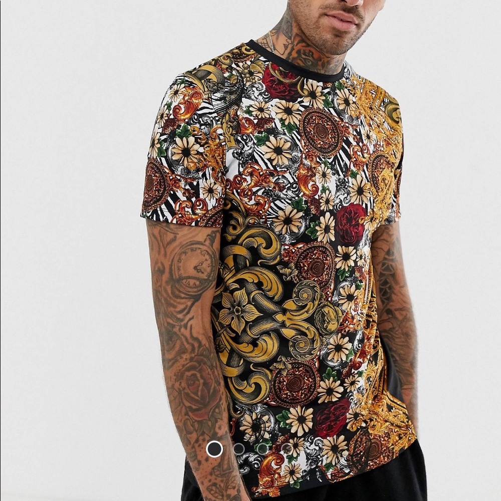 🎄River Island muscle fit t-shirt🎄